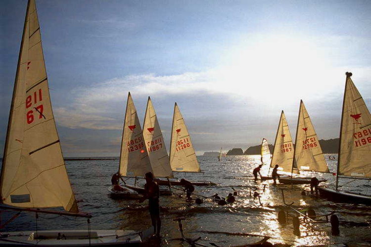 ���N���b�N�F�g�b�v�y�[�W�ɖ߂�A�E�N���b�N�F�摜����荞�ނƂ����ł��܂�