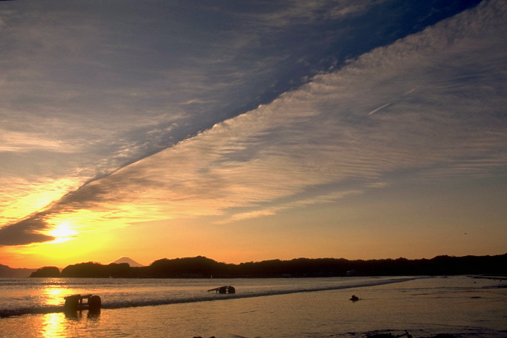 ���N���b�N�F�g�b�v�y�[�W�ɖ߂�A�E�N���b�N�F�摜����荞�ނƂ����ł��܂�