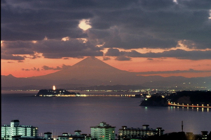 ���N���b�N�F�g�b�v�y�[�W�ɖ߂�A�E�N���b�N�F�摜����荞�ނƂ����ł��܂�