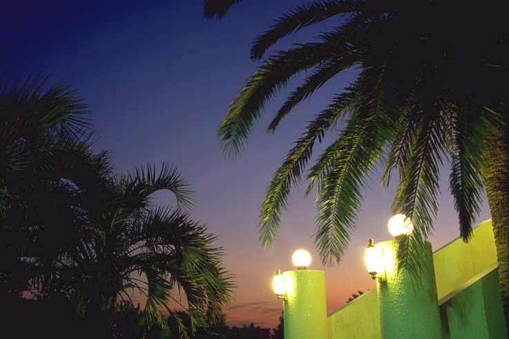 ���N���b�N�F�g�b�v�y�[�W�ɖ߂�A�E�N���b�N�F�摜����荞�ނƂ����ł��܂�