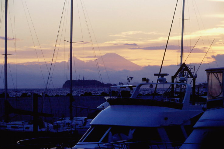 ���N���b�N�F�g�b�v�y�[�W�ɖ߂�A�E�N���b�N�F�摜����荞�ނƂ����ł��܂�